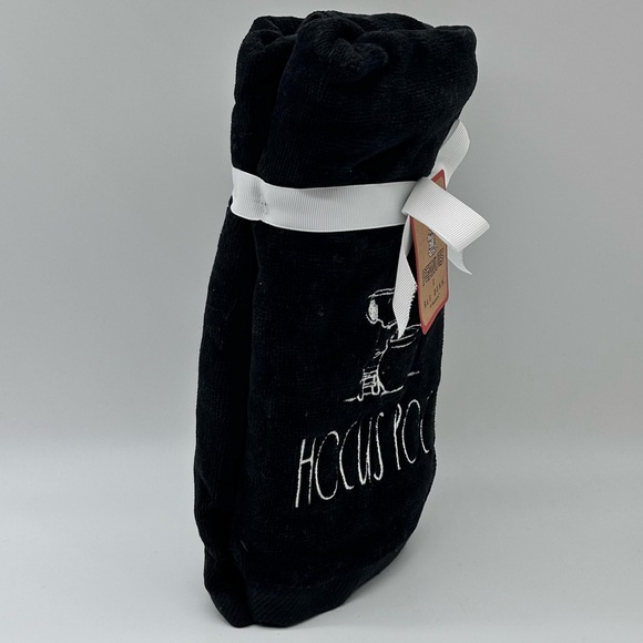 Rae Dunn x Peanuts Set of 2 Halloween Hand Towels, (16" x 30") (HOCUS POCUS) - Picture 4 of 7